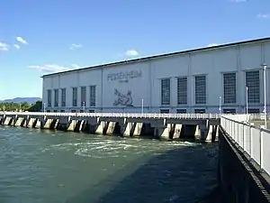 Wasserkraftwerk unterhalb des Kernkraftwerks