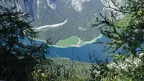 Blick hinunter auf St. Bartholomä (Höhenunterschied ~1100 m)