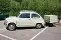 Fiat 600 mit Einradanhänger