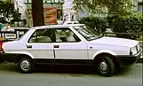 Kombilimousine Fiat Ritmo (links) und Stufenheckversion Regata (rechts)