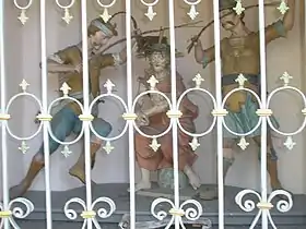 Figurengruppe Jesus mit Dornenkrone