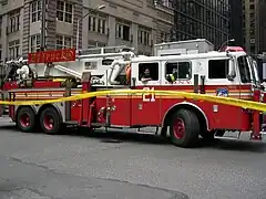 Ladder 21 ist eine „75-foot tower ladder“
