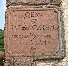Gedenkstein zur Schlossrenovierung (1777), heute eingemauert Hauptstr. 1