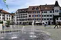 Springbrunnen, im Hintergrund der See-Quai