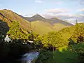 Vier der Five Sisters of Kintail, von links Sgùrr nan Saighead, Sgùrr Fhuaran, Sgùrr na Càrnach und Sgùrr na Ciste Duibhe