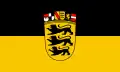 Ehemalige Landesdienstflagge (bis zum 13. November 2020), mit großem Wappen
