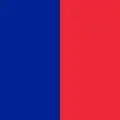 Die Flagge ist jeweils zur Hälfte links blau und rechts rot.