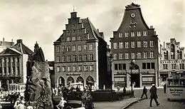 Südseite: Südermarkt Anfang der 1930er Jahre mit Bismarckbrunnen im Vordergrund