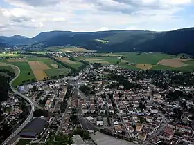 Sicht vom Chapeau de Napoléon auf Fleurier