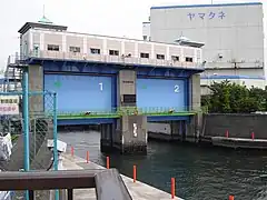 Tokio: Fluttor gegen Sturmfluten