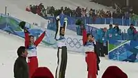 Siegerehrung 2010: Lydia Lassila (Mitte) gewinnt Gold im Springen vor den Chinesinnen Li Nina (l.) und Guo Xinxin (r.)