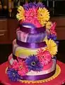 Modernes Cake Design mit Rollfondant und Blütenpaste