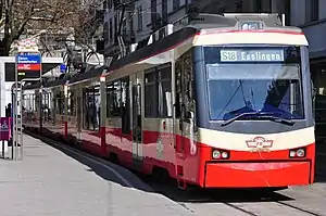 Weil die Länge für das Traktionsmodul nicht ausreichte, wurde bei den zweiteiligen Be 4/6 der Forchbahn (FB) die elektrische Ausrüstung auf dem Dach untergebracht (2003).