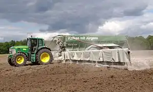 Branntkalkstreuer Sonderanfertigung im Einsatz (2009)