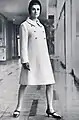 Foto: Modell mit Mantel, 1960er Jahre