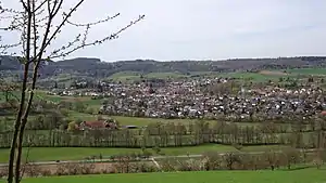 Fränkisch-Crumbach, davor der Verlauf der Gersprenz (2022)