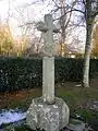 … und Friedhofskreuz