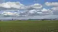 Blick zur Pfarrlinde, dahinter der Valtenberg
