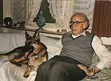 Frederic W. Nielsen mit seinem Hund