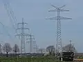 Neuer 380-kV-Mast in der Leitungstrasse