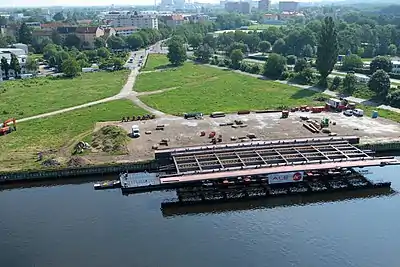 OberhafenFreybrücke ist verladen(von Westen)