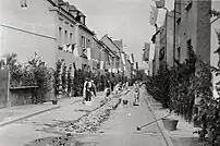 Schmücken am Fronleichnamsmorgen 1961 in Mülheim-Kärlich