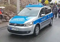 Streifenwagen Volkswagen Touran der Thüringer Polizei