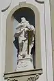 Figur des hl. Paulus von Tarsus, Außenfassade (rechts).