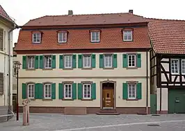 Häuser aus dem 18. Jahrhundert, ebenfalls innerhalb des historischen Ortskerns