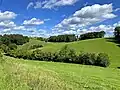 Hügellandschaft bei Dhünn - vorne im Tal fließt die Große Dhünn