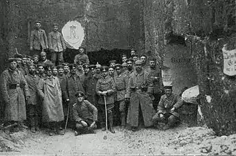 Strelitzer Grenadiere vor der Adolf-Friedrich Höhle im Elsaß