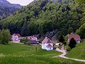 Gänsbrunnen, Blick auf die Kirche