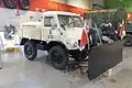 Unimog 401 der Berliner Stadtreinigung, mit Schneepflug