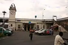 Das Bahnhofsgebäude im Jahr 2007