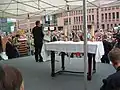 Ministerpräsident Platzeck hält eine Rede bei der Grundsteinlegung (2005)