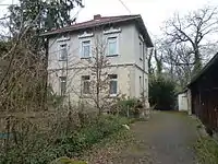 Vorderfront, links vorn: ehemaliger Garten des Aufsehers.
