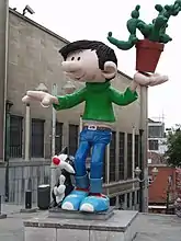 Gaston-Statue vor dem Belgischen Comiczentrum