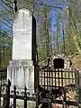 Gedenkstein auf Gut Rastorf