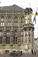 Ostgiebel des Nordflügels, Erker Botermarkt Ecke Hoogpoort