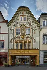 Wohn- und Geschäftshaus