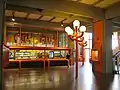 Foyer mit Blick zum Kiosk der Kantine