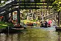 Reger Ausflugsverkehr auf Giethoorns Dorfgracht