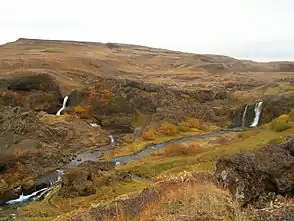 Sicht über das obere Tal (links der nördliche Fall Gjárfoss)