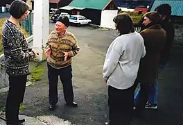 Jógvan und Touristen