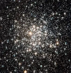 Aufnahme von Messier 107 des Hubble-Weltraumteleskops