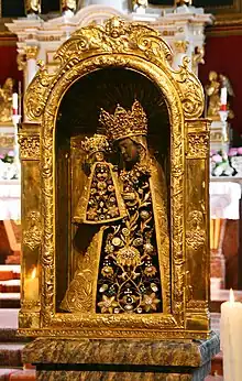 Schwarze Madonna in der Altöttinger Gnadenkapelle