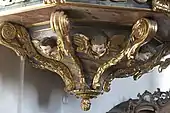 Engelsköpfe an der Unterseite des Kanzelkorbs