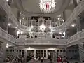 Westseite der Kirche mit der Orgel