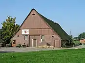 Hof Hellgrund - Koelbel- Fachhallenhaus mit Anbau- Dorfstraße 6753.700729.64861 Foto: 2007