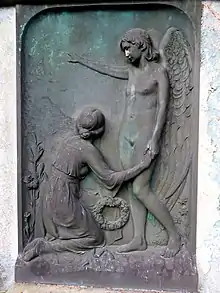 Relief am Grabmal der Familie Gültzow